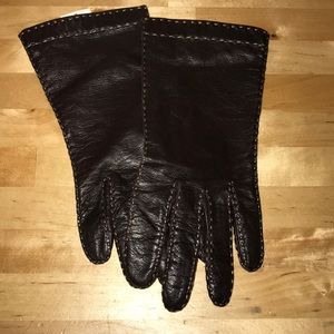 🖤 Silk lined leather gloves